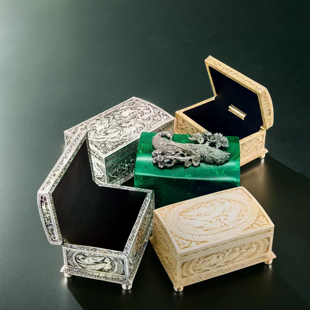 Vintage & Antique Jewelry Boxes