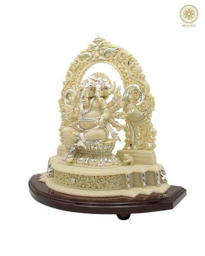 Große Panchmukhi Ganesha Statue aus Marmorstaub mit versilbertem Schmuck