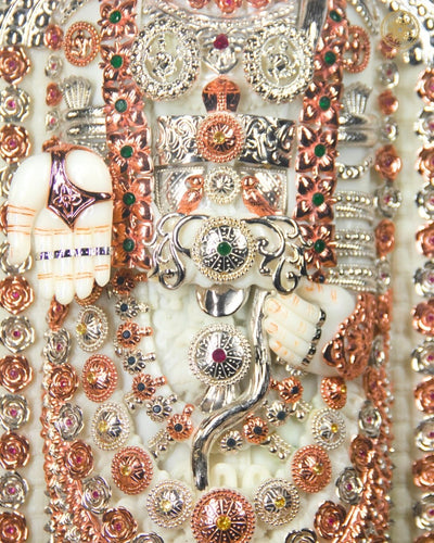 Venkateshwara-Statue mit versilbertem Schmuck | Tirupati Balaji Idol aus Marmorstaub