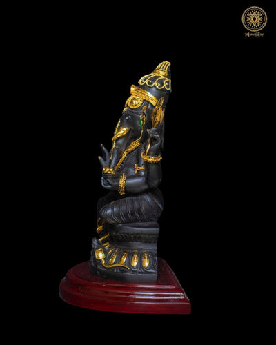 25,4 cm große schwarze Lord Ganesha Statue mit vergoldetem Schmuck