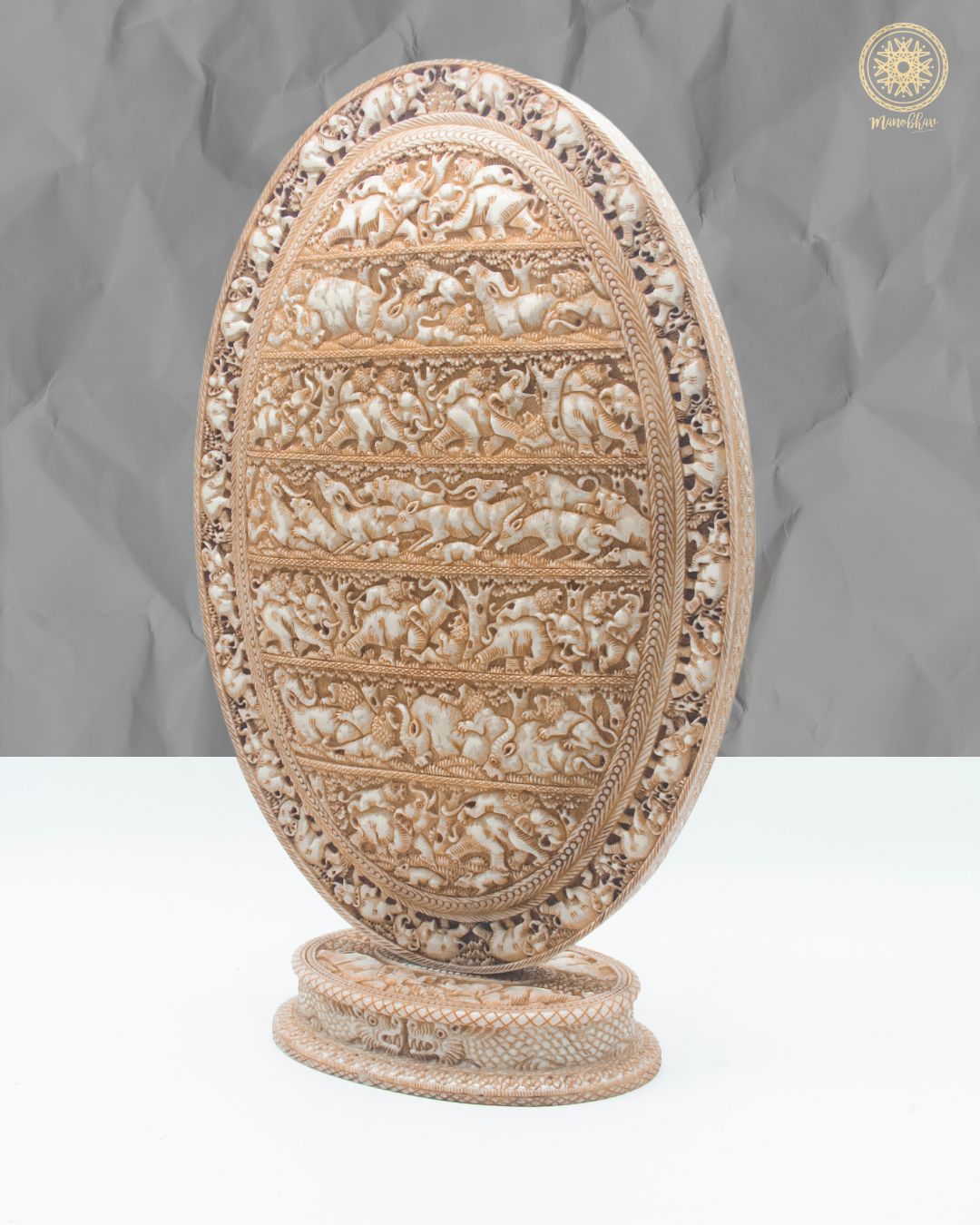 Hand Carved Unique Wild Life Themed Table Decor Piece | Decorative Tabletop