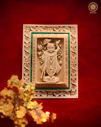 Exquisiter Shrinath Ji-Rahmen zum Aufhängen an der Wand | Prunkstück für göttliche Wanddekoration zu Hause