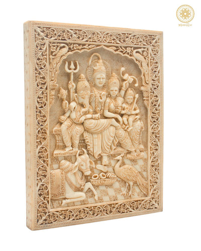 Handgeschnitzter Shiva, Parvati, Kartikeya, Ganesha, Wandbehang | Hindu-Gott-Skulptur | Dekoratives Wandpaneel