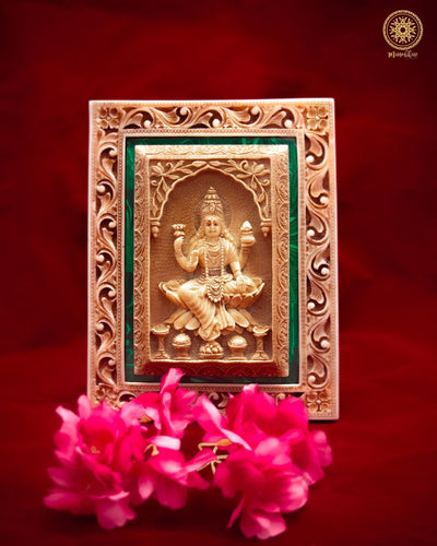 Wunderschöner Wandrahmen mit der Göttin Lakshmi | Religiöses Dekor für den Haustempel 