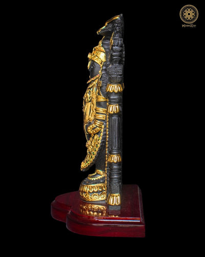 Schwarze Tirupati Balaji Statue mit vergoldetem Schmuck