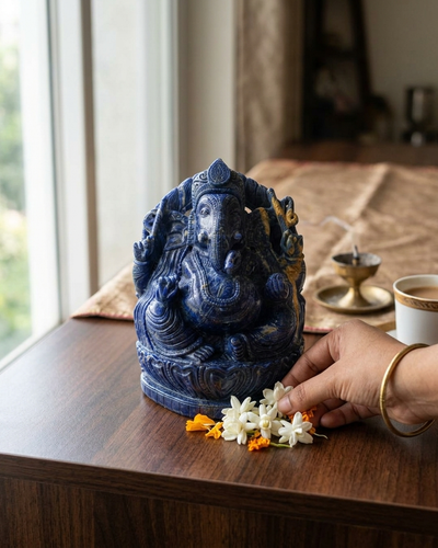 Sitzende Ganesha-Statue aus blauem Quarz für Weisheit und positive Energie