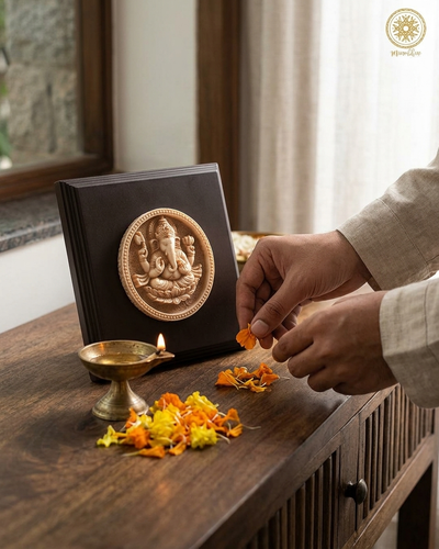 Lord Ganesha Wandbehang aus Holz und Harz | Spirituelle Wanddekoration